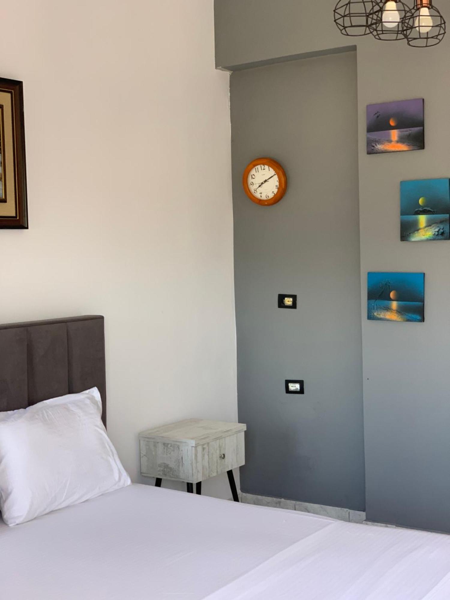 Aivi's Apartament *